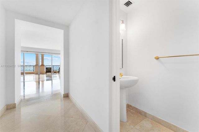 7600 N Fisher Island Drive 7662, Miami Beach, FL 33109