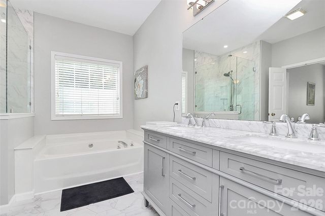 11816 Pheasant Lane, Charlotte, NC 28277