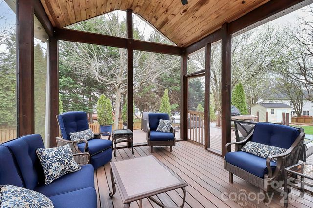 11816 Pheasant Lane, Charlotte, NC 28277