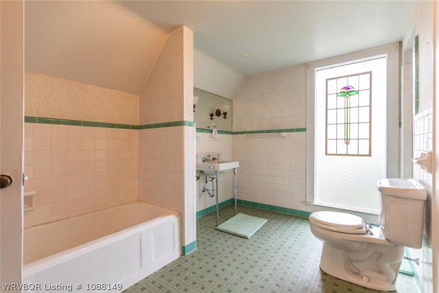 2001 Hendricks Boulevard, Fort Smith, AR 72903