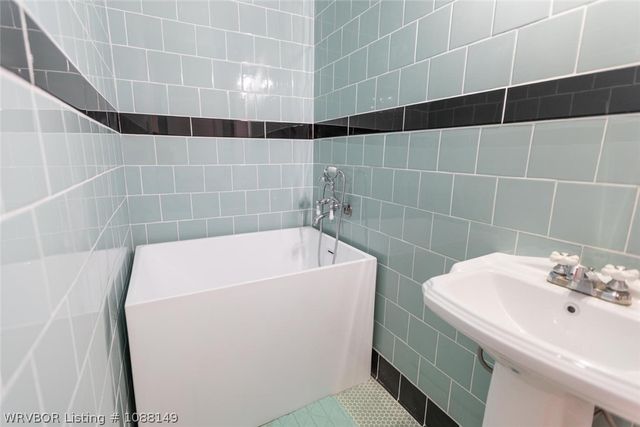 2001 Hendricks Boulevard, Fort Smith, AR 72903