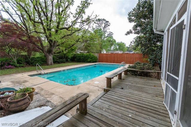 2001 Hendricks Boulevard, Fort Smith, AR 72903