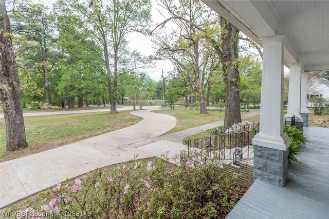 2001 Hendricks Boulevard, Fort Smith, AR 72903