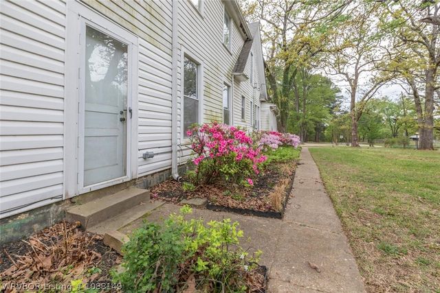 2001 Hendricks Boulevard, Fort Smith, AR 72903