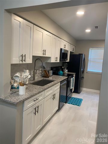 3108 Heathstead Place, Charlotte, NC 28210