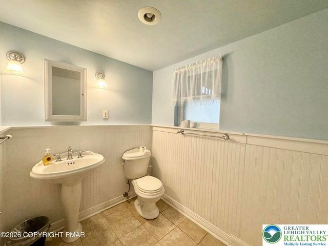 44 INDIAN Road, Penn Forest Twp, PA 18229