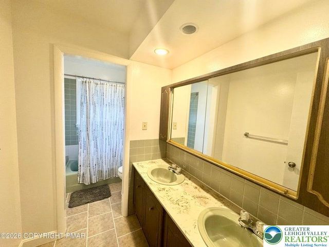 44 INDIAN Road, Penn Forest Twp, PA 18229