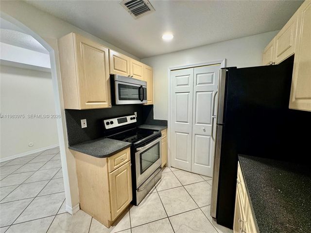 6520 NW 114th Ave 1601, Doral, FL 33178