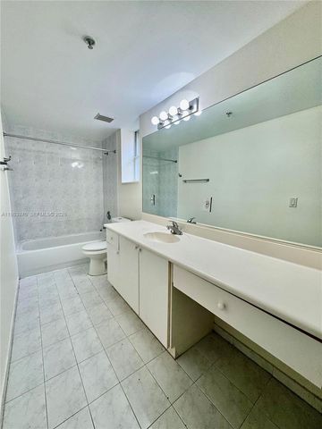 6520 NW 114th Ave 1601, Doral, FL 33178