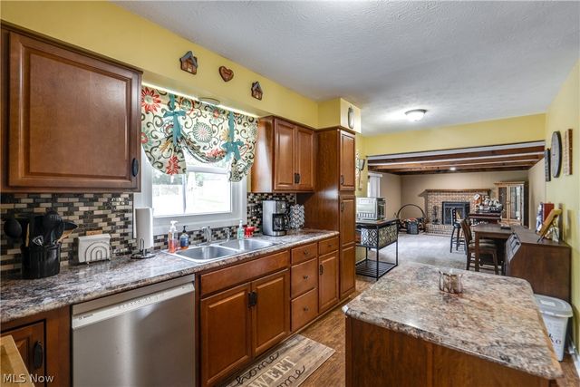 740 Thelma Drive, Wadsworth, OH 44281