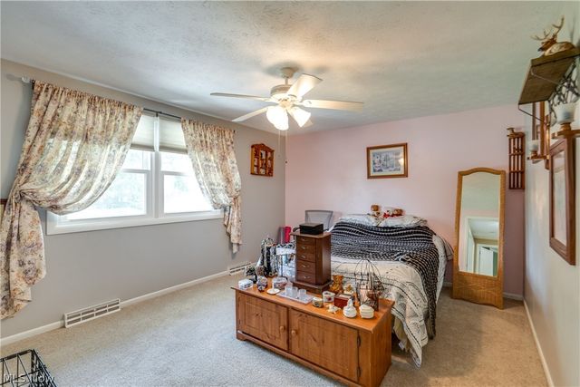 740 Thelma Drive, Wadsworth, OH 44281