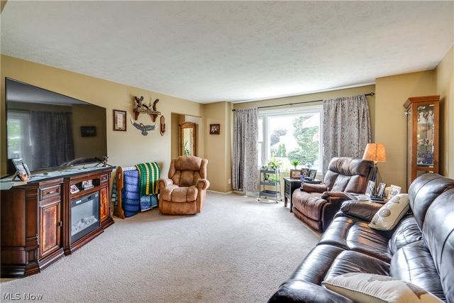 740 Thelma Drive, Wadsworth, OH 44281