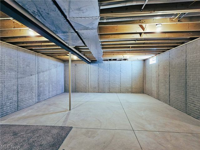 35965 Lake Shore Boulevard, Eastlake, OH 44095