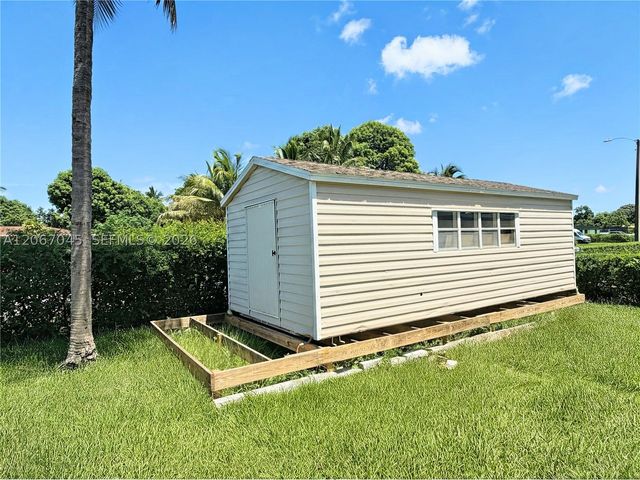 1740 NW 126th St, Miami, FL 33167