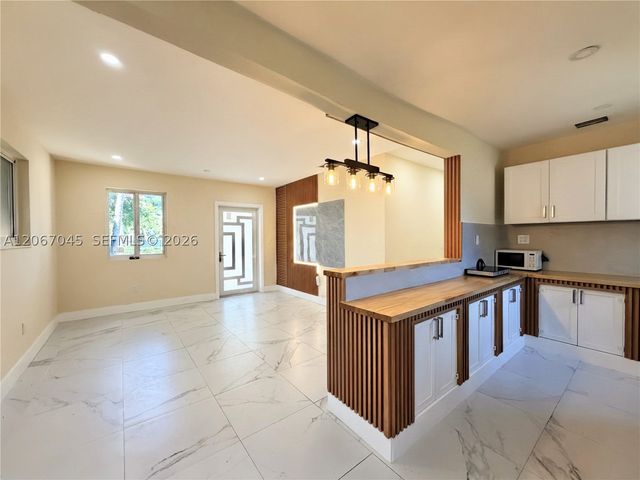 1740 NW 126th St, Miami, FL 33167