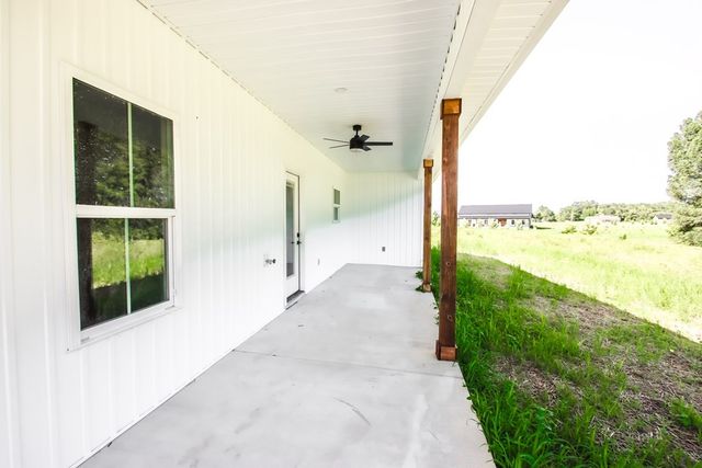 1843 Three Island Rd, Walling, TN 38587