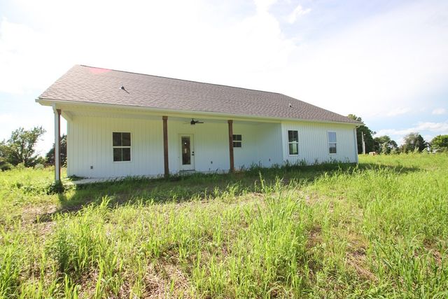 1843 Three Island Rd, Walling, TN 38587