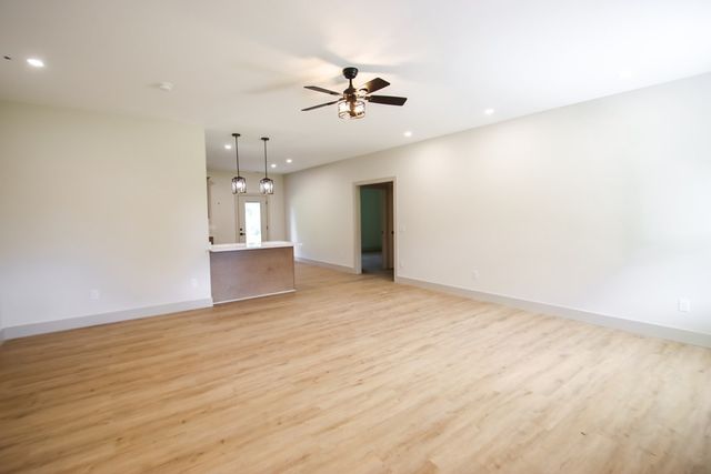 1843 Three Island Rd, Walling, TN 38587