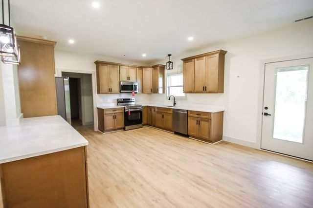1843 Three Island Rd, Walling, TN 38587