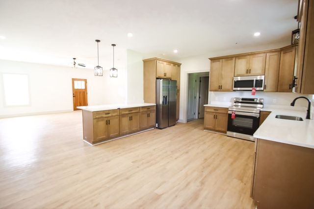 1843 Three Island Rd, Walling, TN 38587