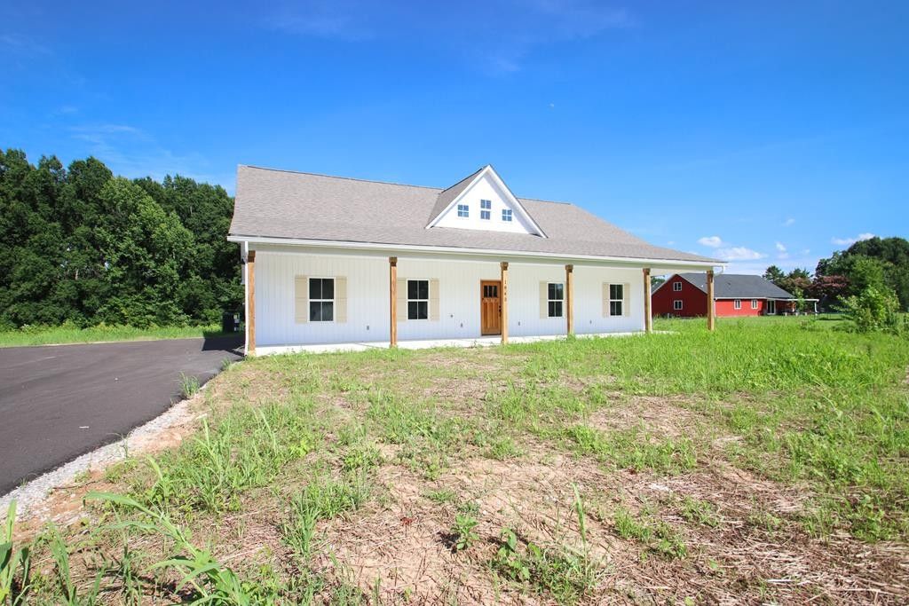 1843 Three Island Rd, Walling, TN 38587
