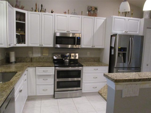 6145 Lake Hibiscus Dr 6145, Delray Beach, FL 33484