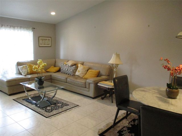 6145 Lake Hibiscus Dr 6145, Delray Beach, FL 33484