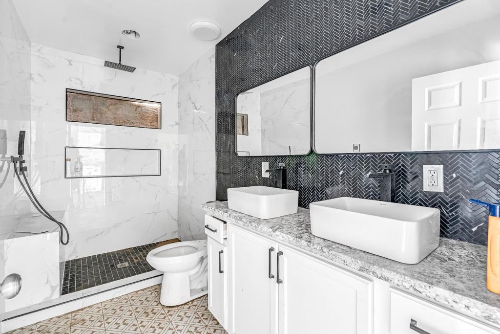 Image 12 of property listing at 1508 N Calaveras Avenue, Fresno, CA 93728