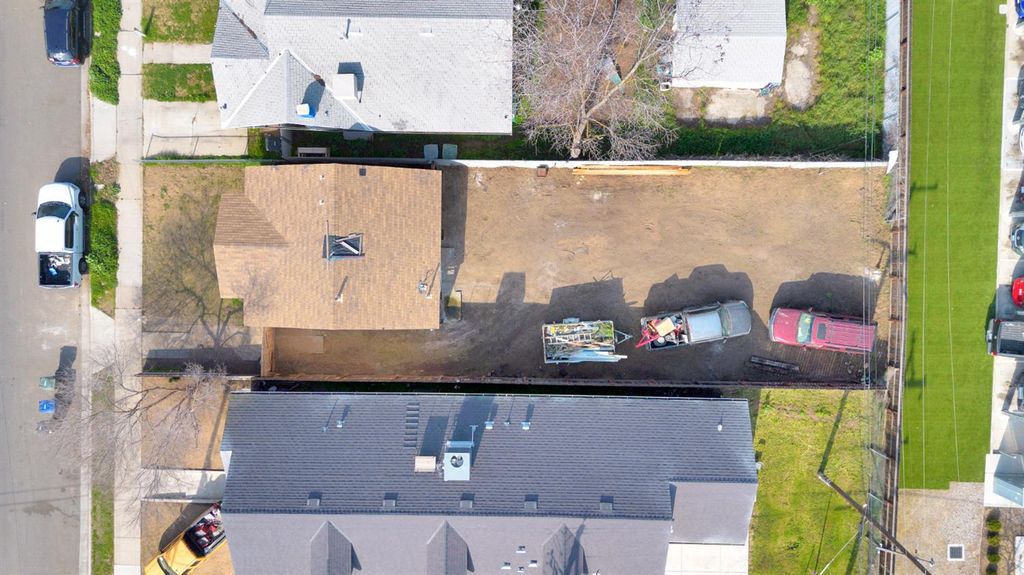 Image 17 of property listing at 1508 N Calaveras Avenue, Fresno, CA 93728