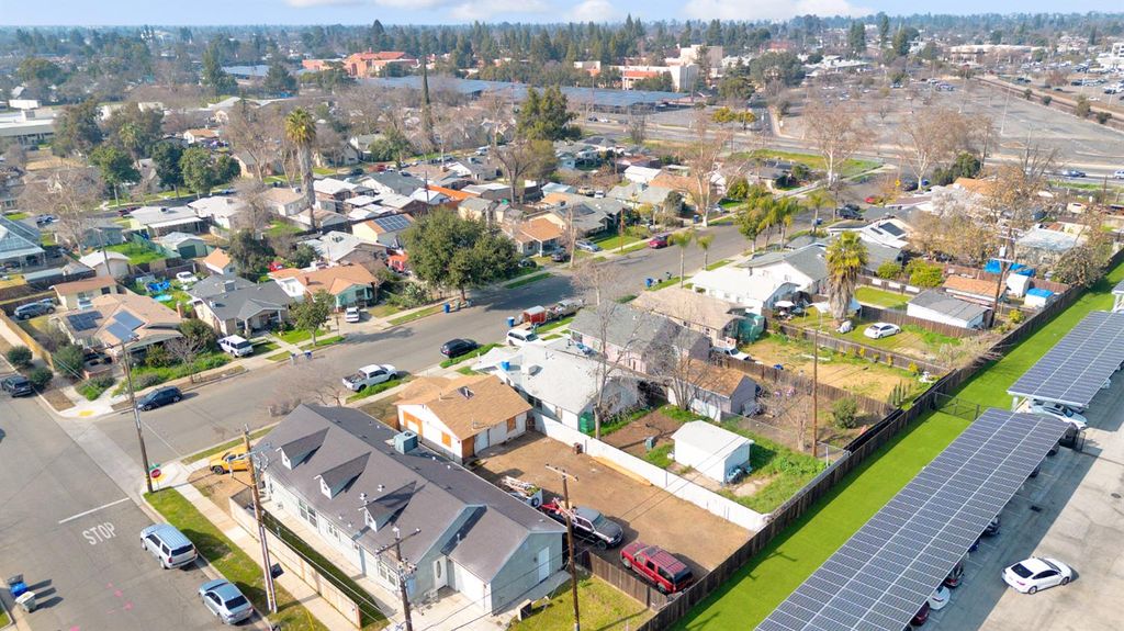 Image 21 of property listing at 1508 N Calaveras Avenue, Fresno, CA 93728