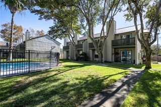 302 Saint Andrews St J-103, Rockport, TX 78382
