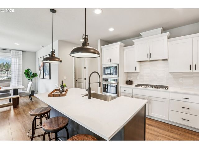 24435 Sw WHITE OAK Ter, Sherwood, OR 97140