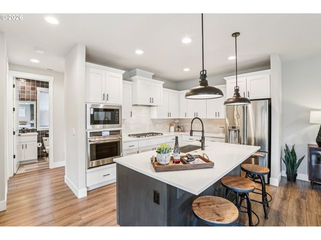 24435 Sw WHITE OAK Ter, Sherwood, OR 97140