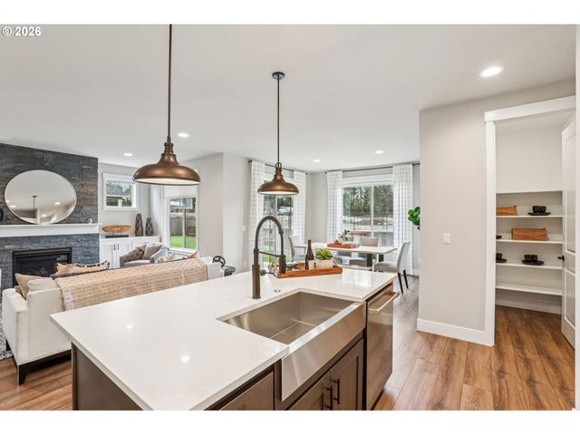 24435 Sw WHITE OAK Ter, Sherwood, OR 97140