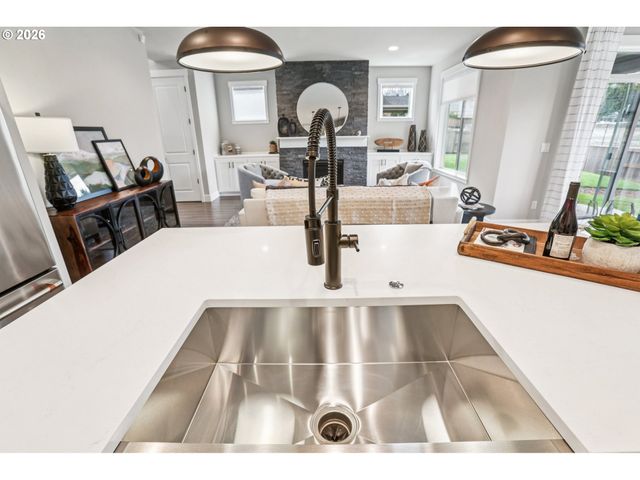 24435 Sw WHITE OAK Ter, Sherwood, OR 97140