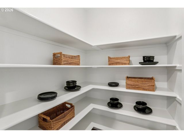 24435 Sw WHITE OAK Ter, Sherwood, OR 97140