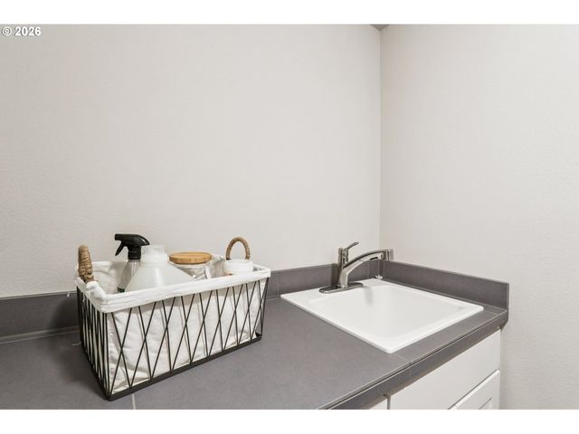 24435 Sw WHITE OAK Ter, Sherwood, OR 97140