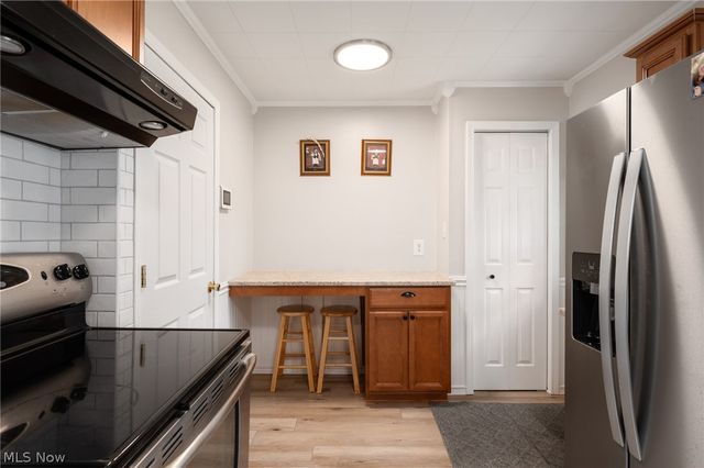 27030 Farringdon Avenue, Euclid, OH 44132