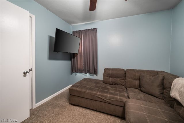 27030 Farringdon Avenue, Euclid, OH 44132