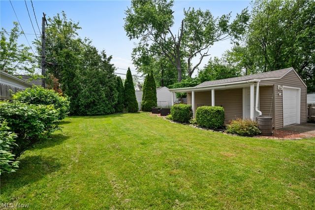 27030 Farringdon Avenue, Euclid, OH 44132