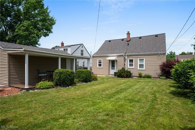 27030 Farringdon Avenue, Euclid, OH 44132
