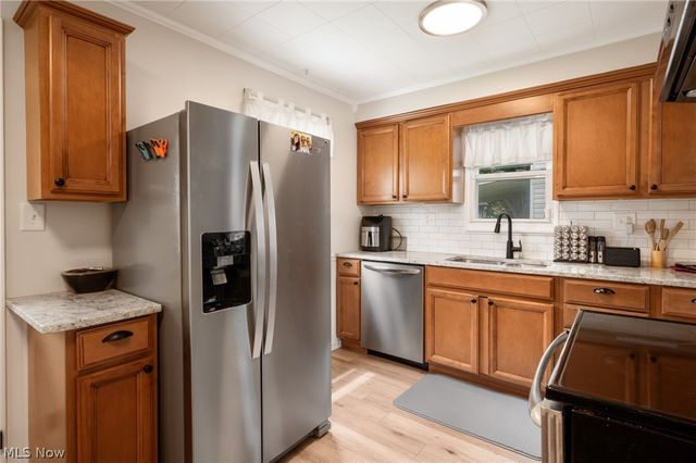 27030 Farringdon Avenue, Euclid, OH 44132