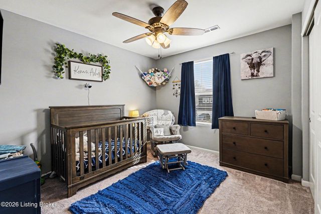 12042 Wooden Trace Dr, Louisville, KY 40229