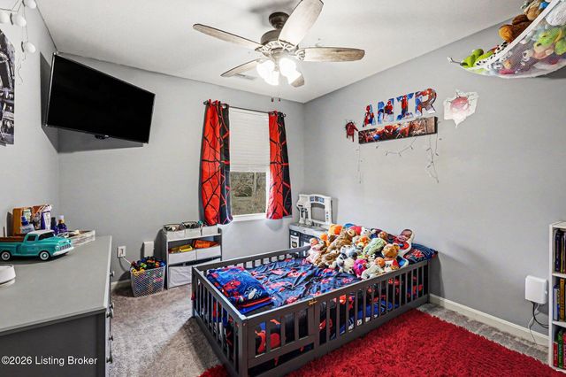 12042 Wooden Trace Dr, Louisville, KY 40229