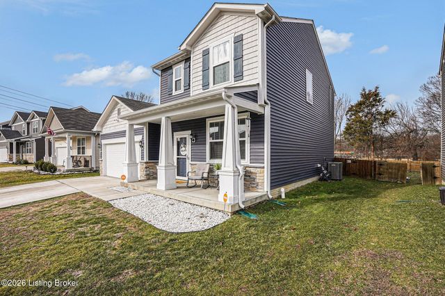 12042 Wooden Trace Dr, Louisville, KY 40229