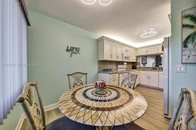 7448 N Devon Dr 305, Tamarac, FL 33321