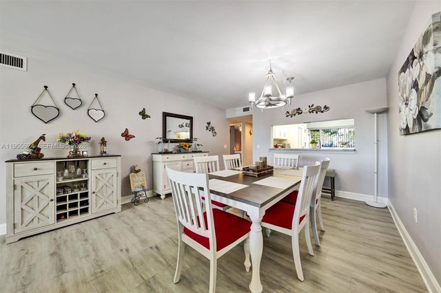 7448 N Devon Dr 305, Tamarac, FL 33321