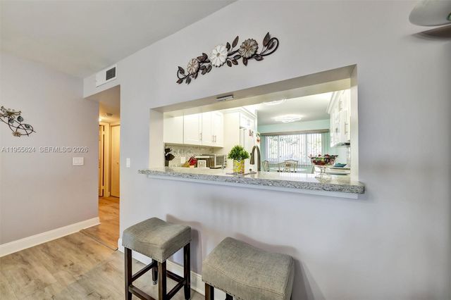 7448 N Devon Dr 305, Tamarac, FL 33321