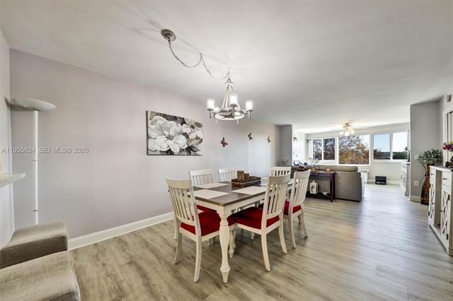 7448 N Devon Dr 305, Tamarac, FL 33321