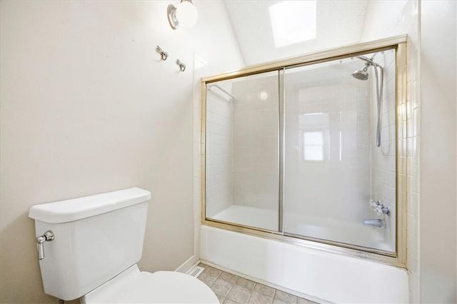 1104 SE 7th Street, Lee's Summit, MO 64063